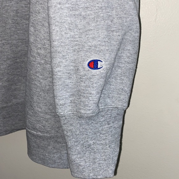 Sweatshirt. Champion. - Picture 5 of 8